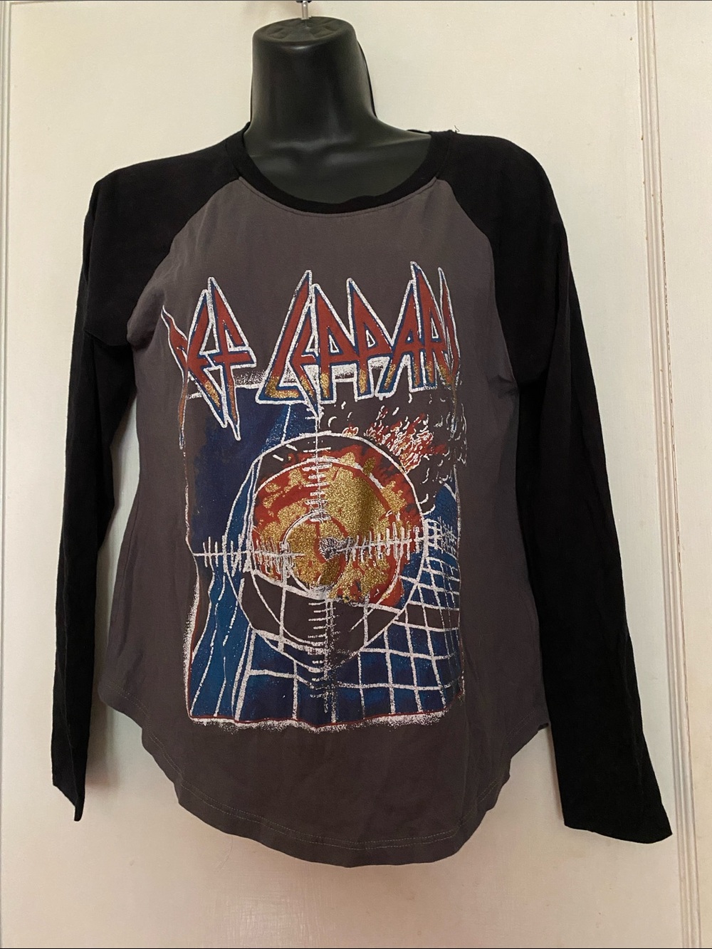 ! Daydreamer Def Leppard Pyromania Tour 1983 Graphic Women's T-Shirt Size XS